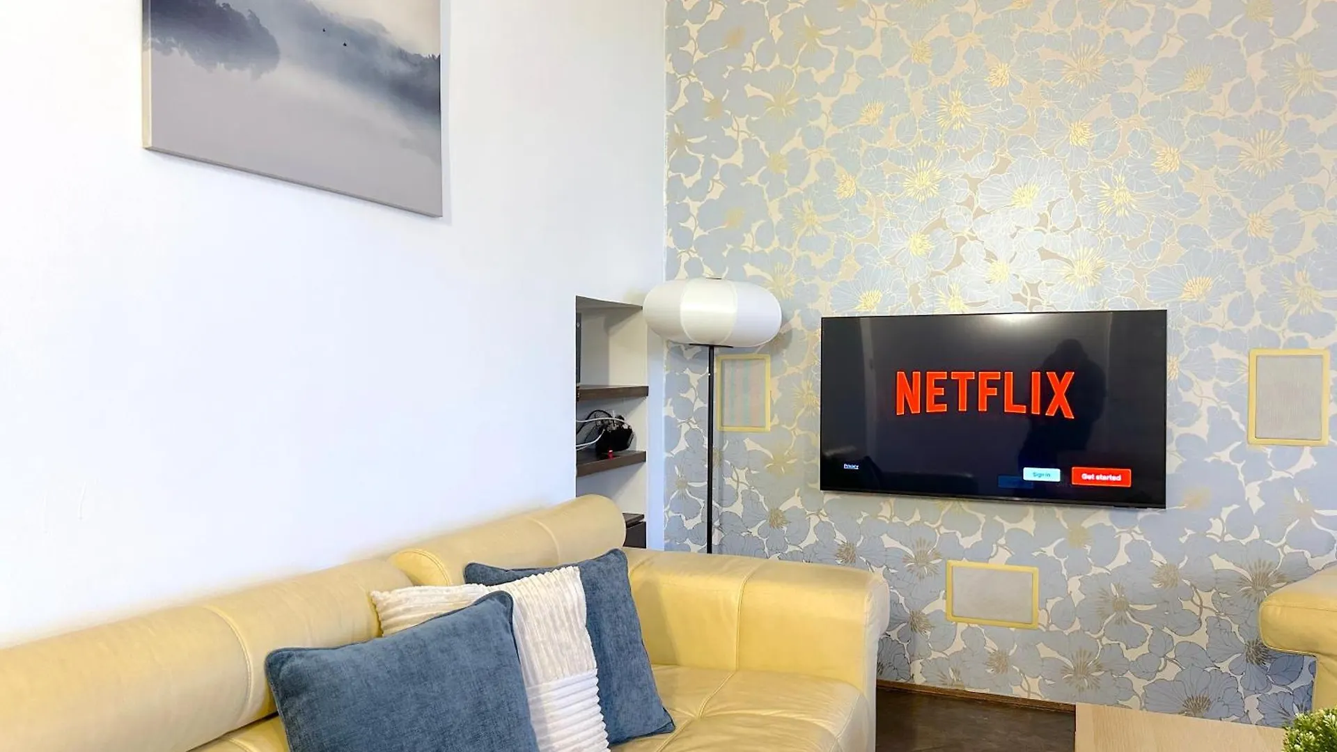 Apartment Stunning 150M2 3-Bedroom With Balcony Budapest