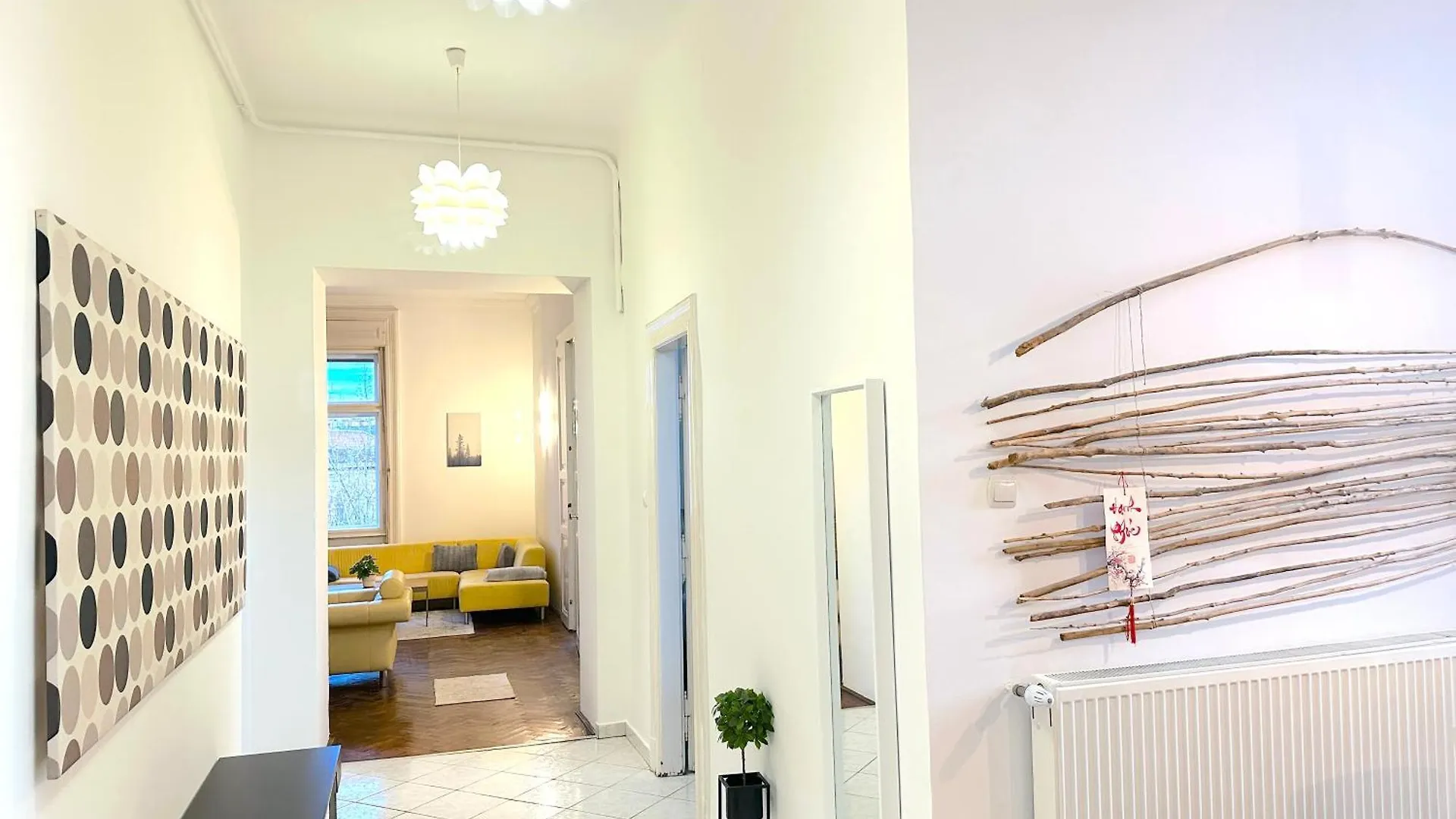 Apartment Stunning 150M2 3-Bedroom With Balcony Budapest